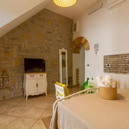 Corso Garibaldi Bed & Breakfast